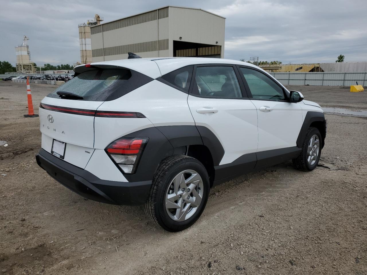 2025 HYUNDAI KONA SE — снимка 3