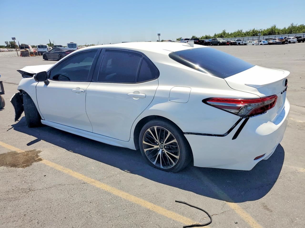 2020 TOYOTA CAMRY SE — снимка 2