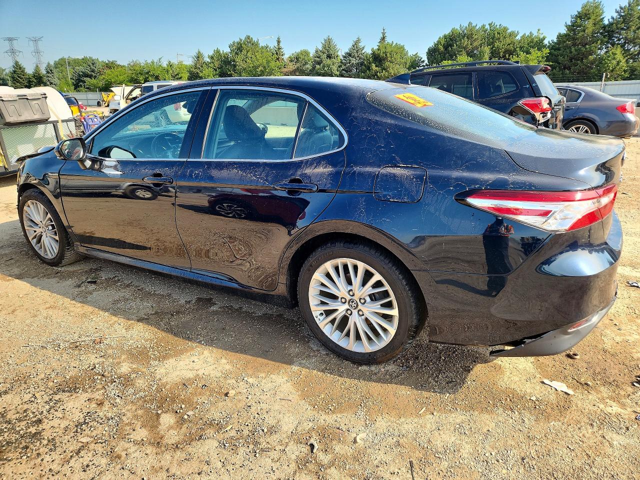 2020 TOYOTA CAMRY XLE — снимка 2