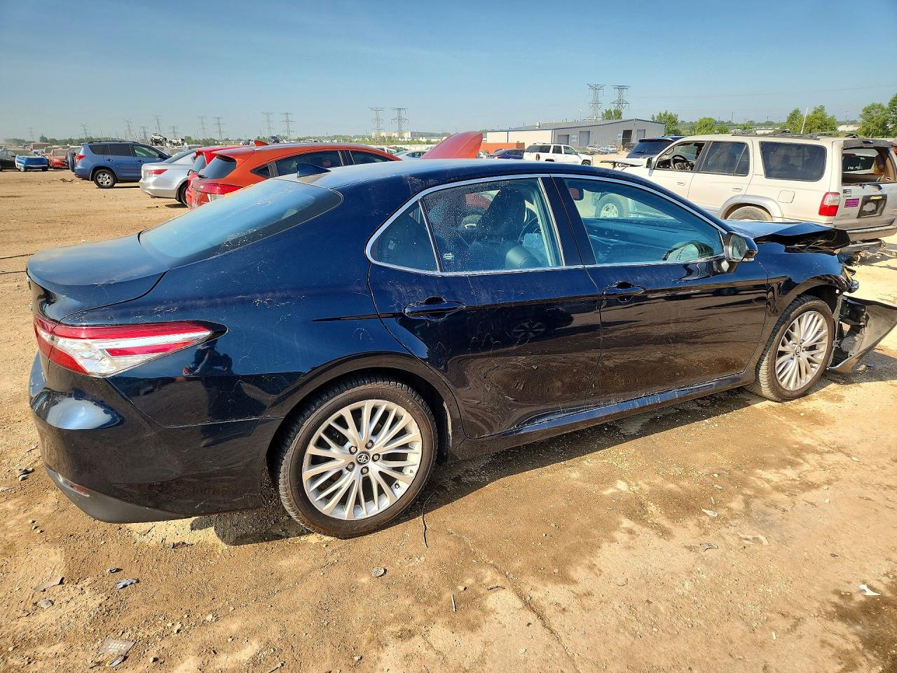 2020 TOYOTA CAMRY XLE — снимка 3