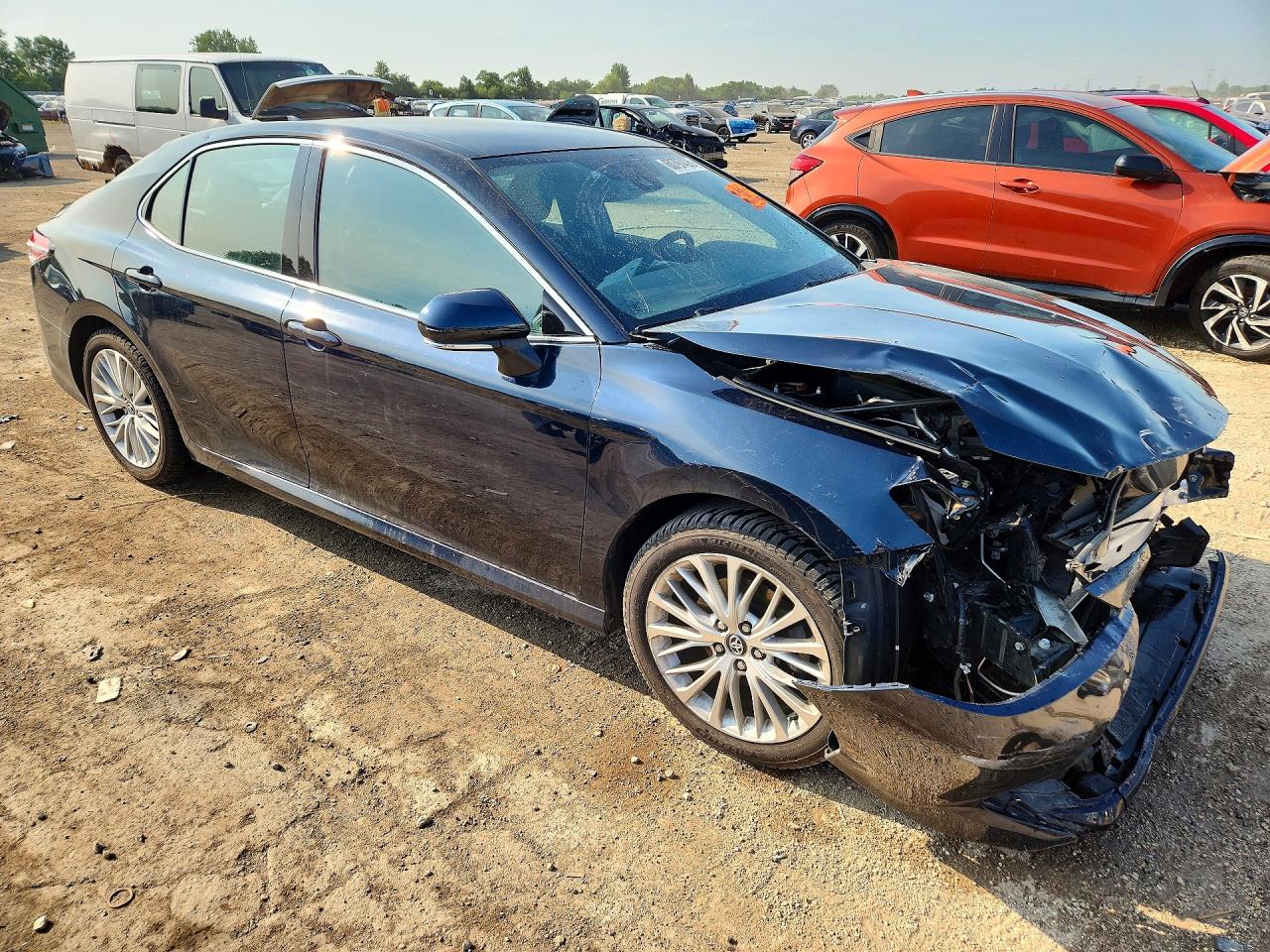 2020 TOYOTA CAMRY XLE — снимка 4