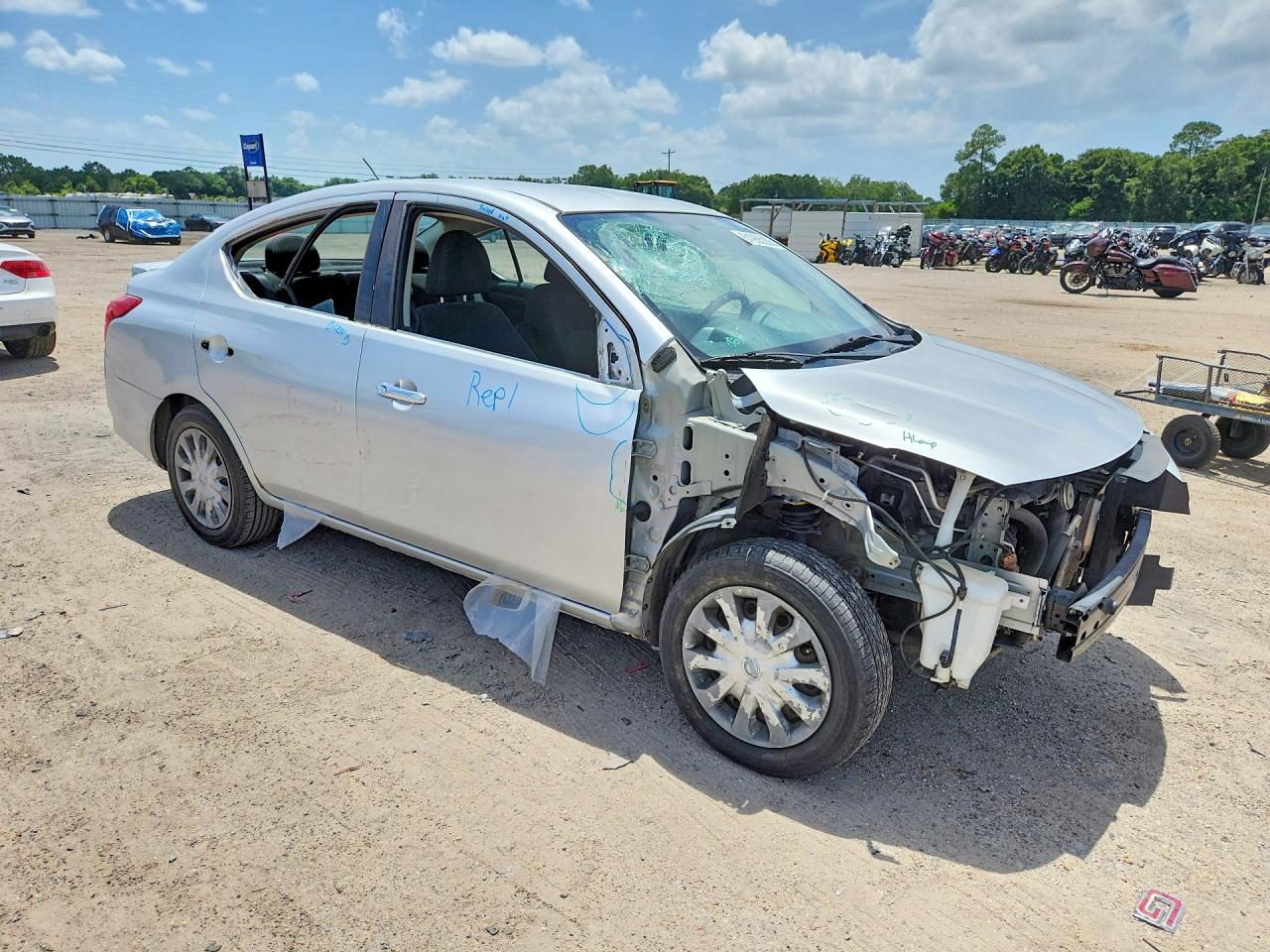2018 NISSAN VERSA SV — снимка 4
