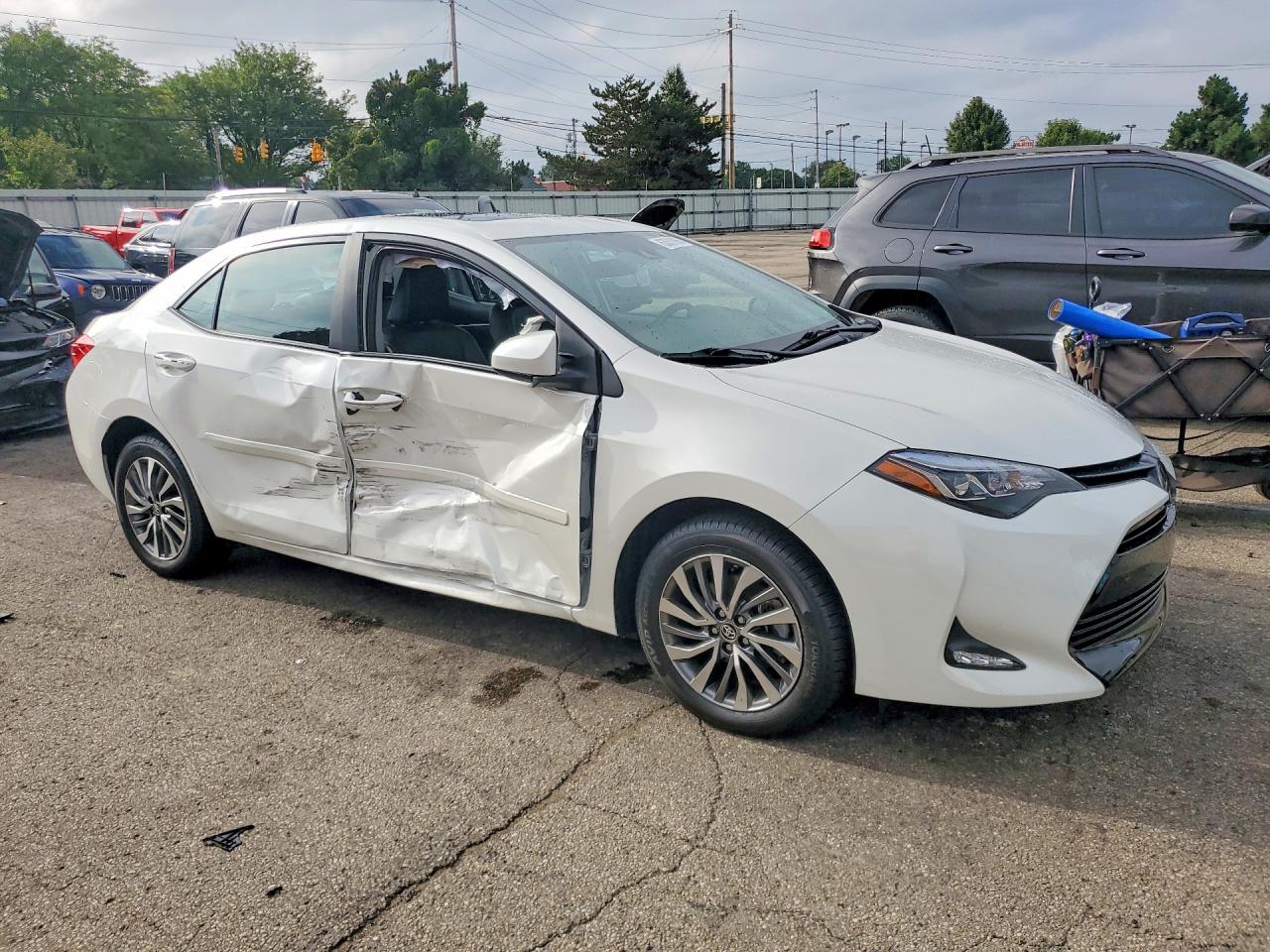2019 TOYOTA COROLLA XLE — снимка 4