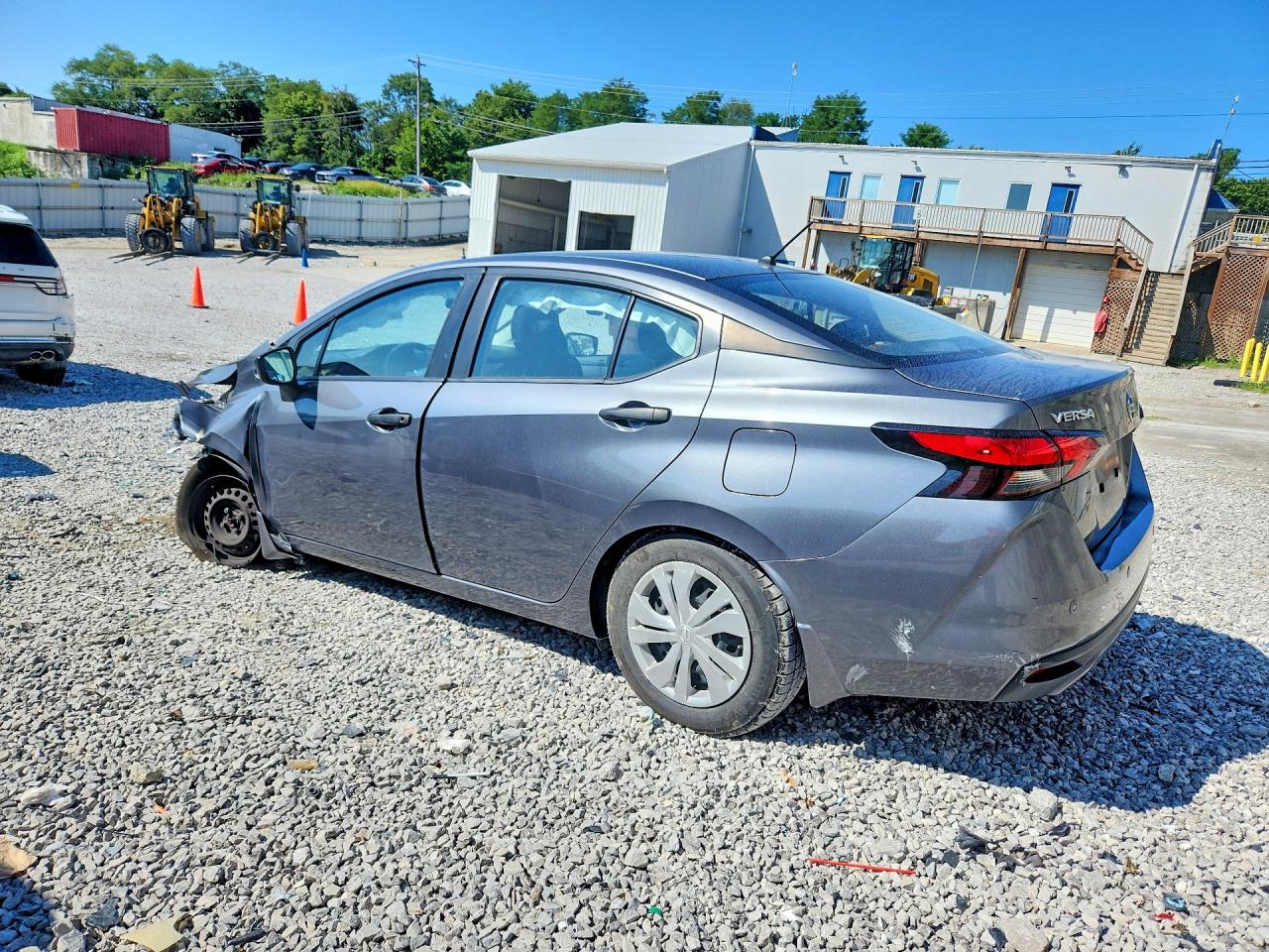 2021 NISSAN VERSA S — снимка 2