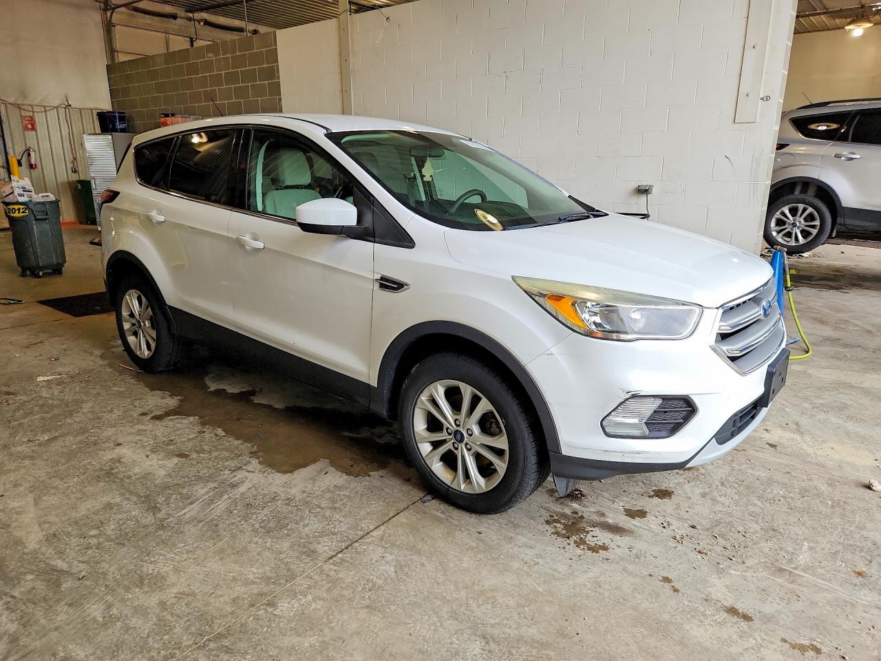2017 FORD ESCAPE SE — снимка 4