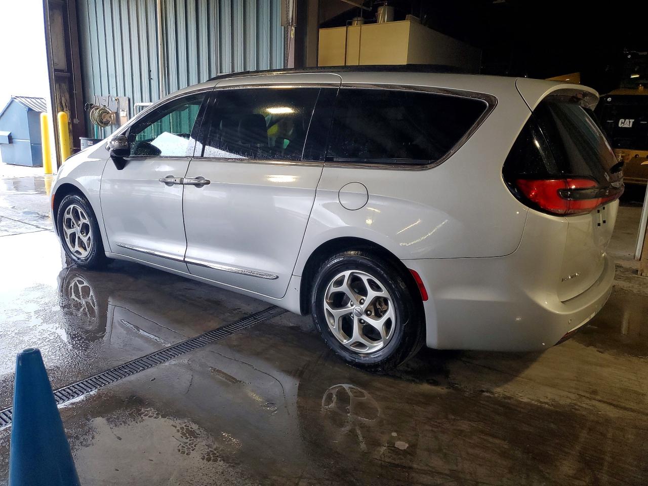 2023 CHRYSLER PACIFICA LIMITED — снимка 2