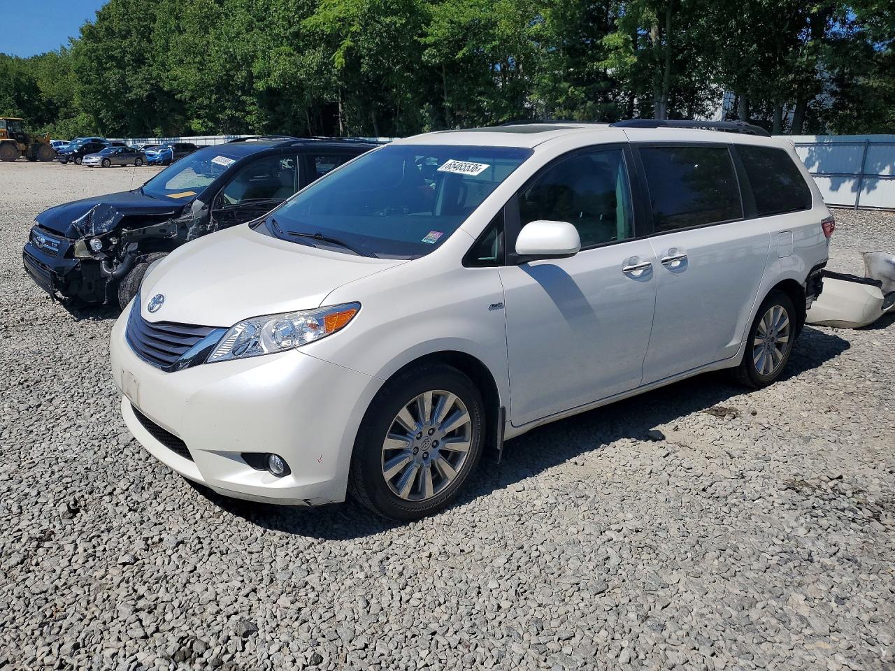 2017 TOYOTA SIENNA XLE 7-PASSENGER