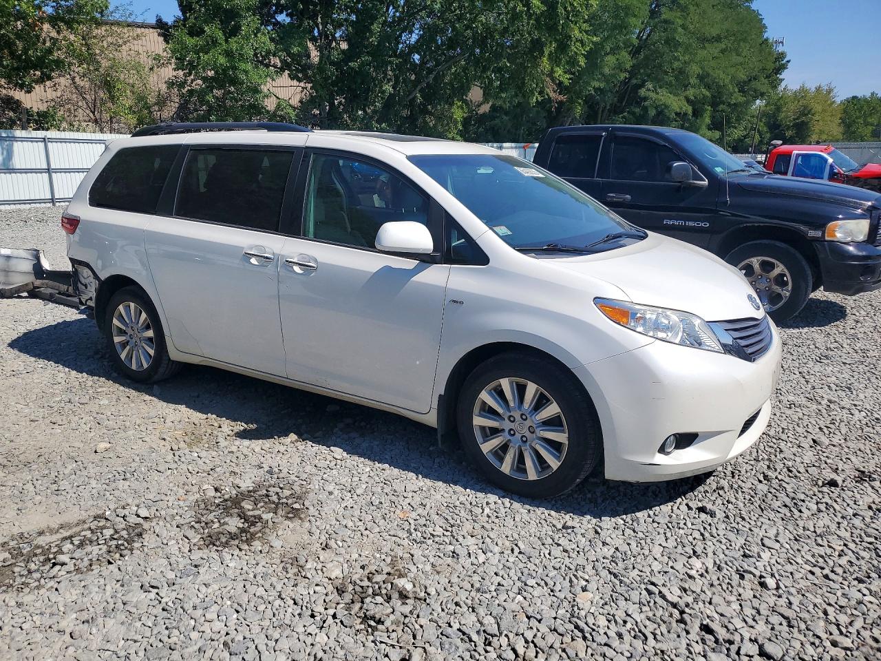 2017 TOYOTA SIENNA XLE 7-PASSENGER — снимка 4
