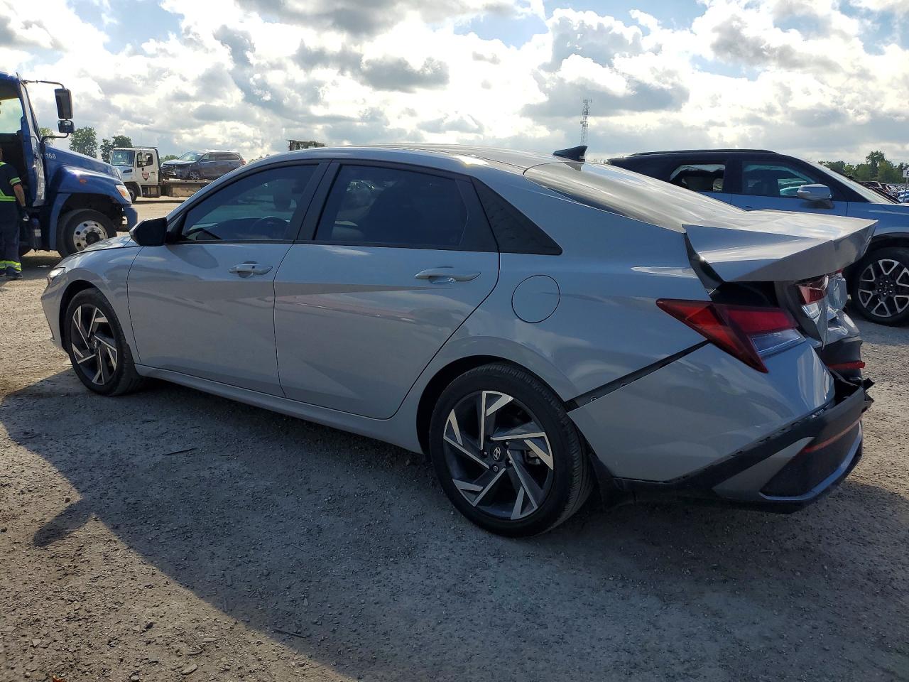 2024 HYUNDAI ELANTRA SEL — снимка 2