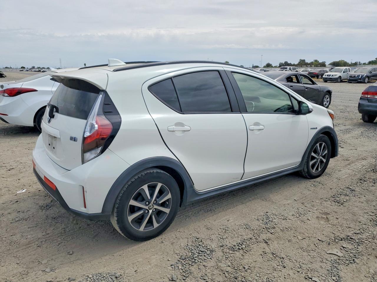 2018 TOYOTA PRIUS C TWO — снимка 3