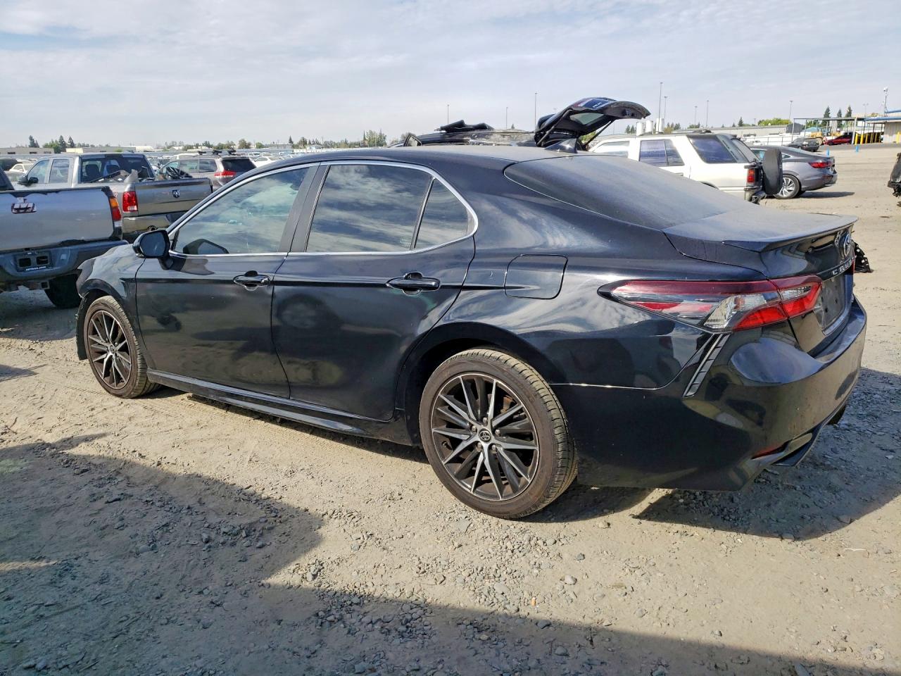 2022 TOYOTA CAMRY SE — снимка 2