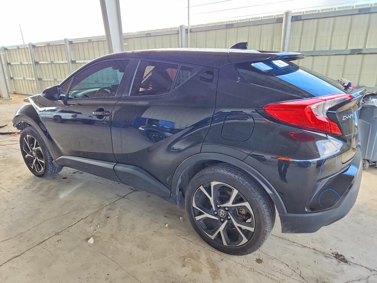 2021 TOYOTA C-HR XLE — снимка 2