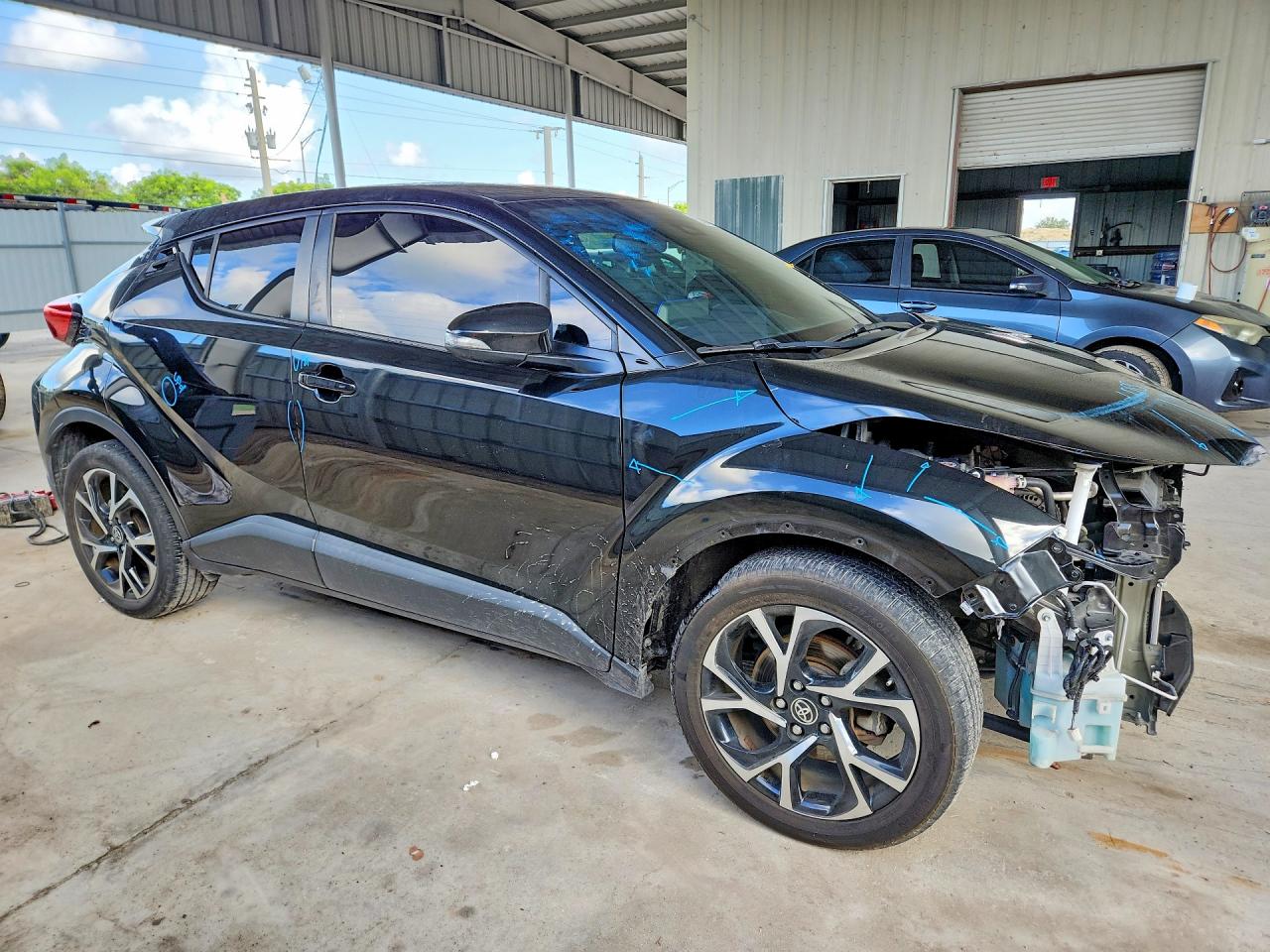 2021 TOYOTA C-HR XLE — снимка 4