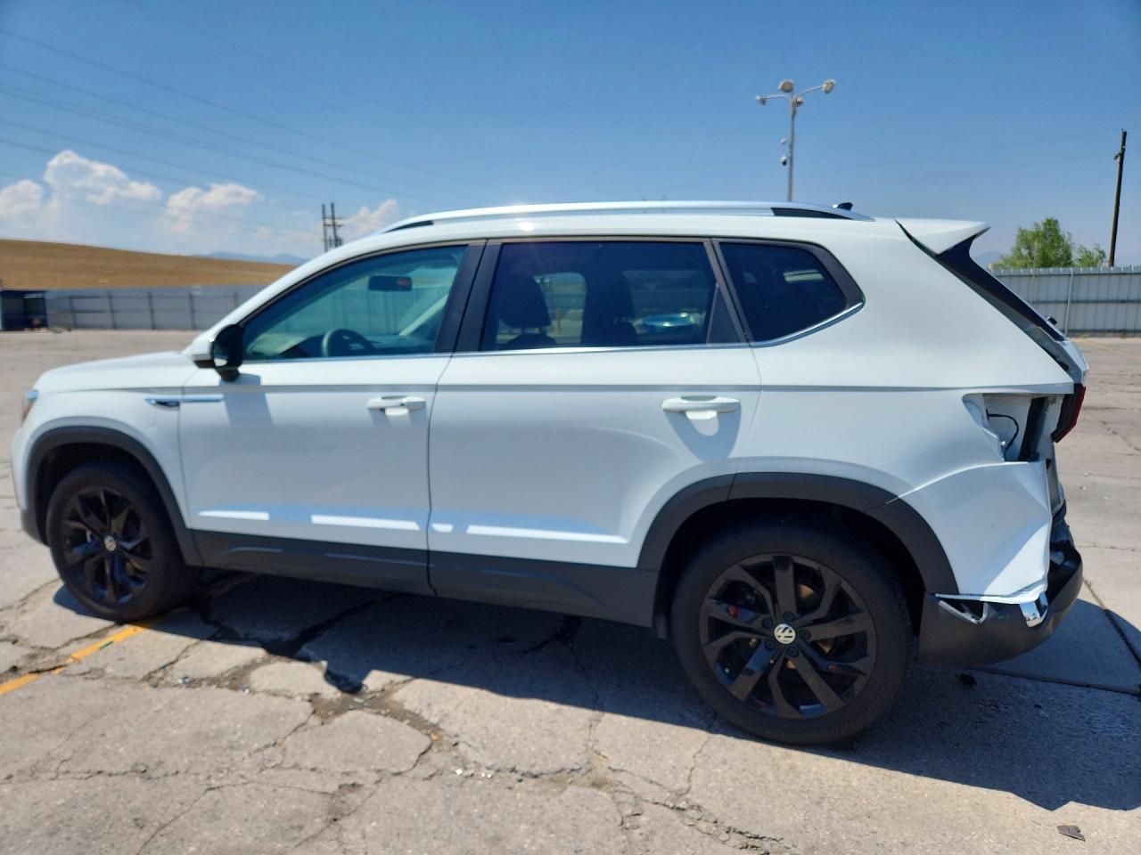 2022 VOLKSWAGEN TAOS SE — снимка 2