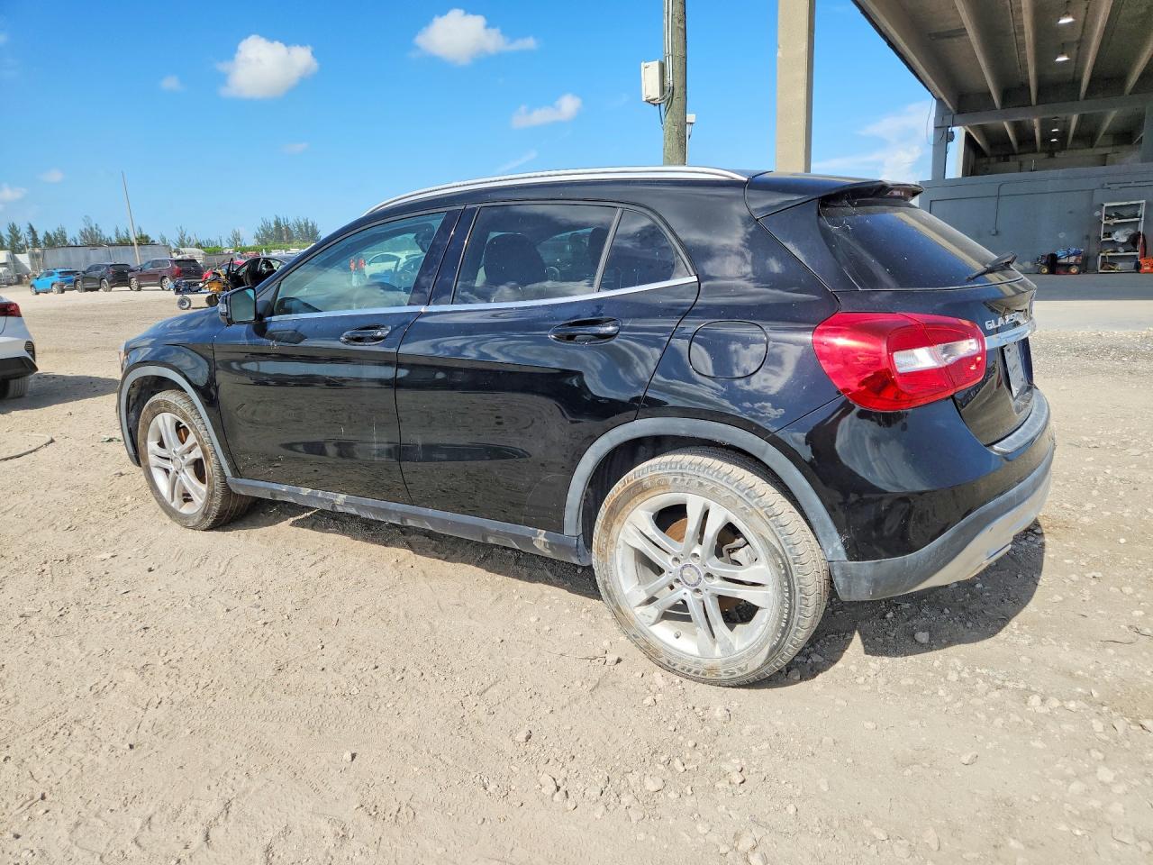 2015 MERCEDES-BENZ GLA 250 4MATIC — снимка 2