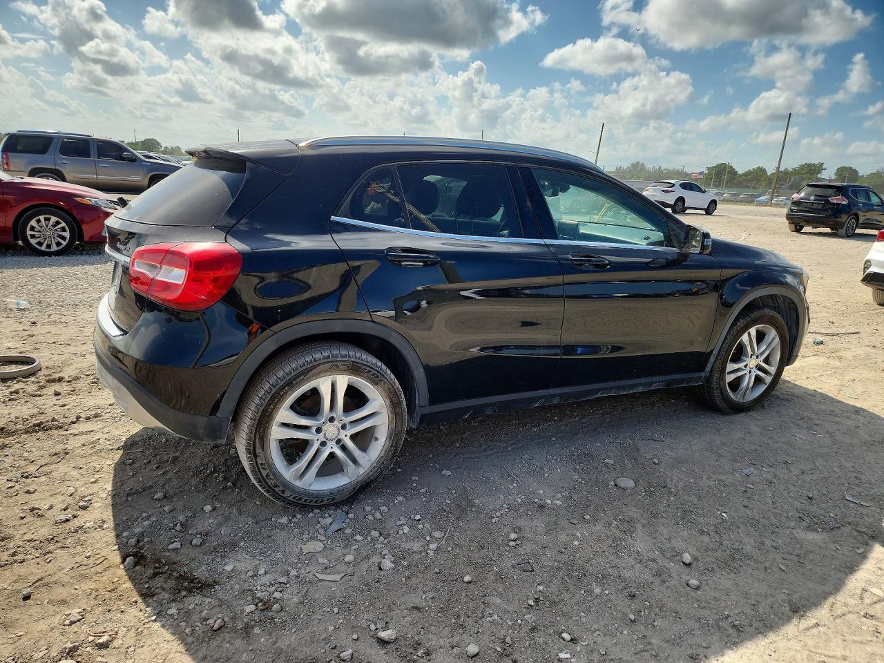 2015 MERCEDES-BENZ GLA 250 4MATIC — снимка 3