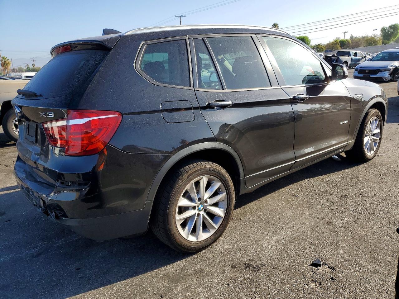2017 BMW X3 SDRIVE28I — снимка 3