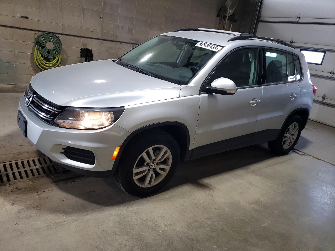 2016 VOLKSWAGEN TIGUAN S