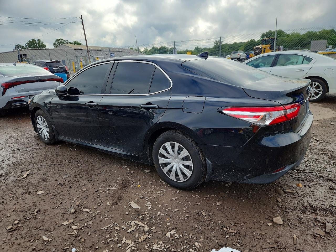 2020 TOYOTA CAMRY LE — снимка 2