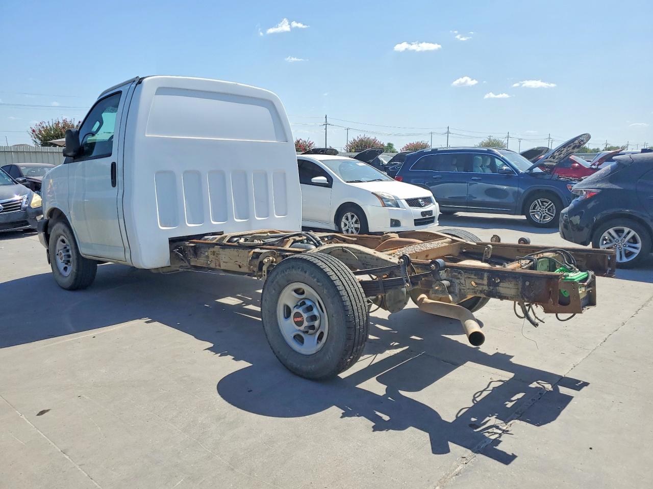 2020 GMC SAVANA CUTAWAY G3500 — снимка 2