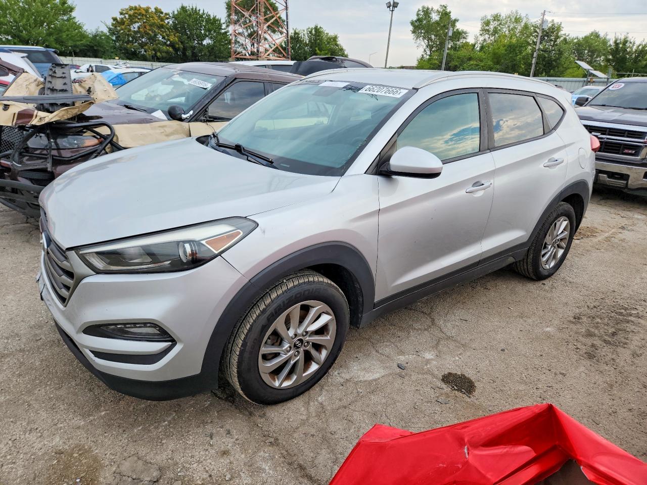 2016 HYUNDAI TUCSON SE