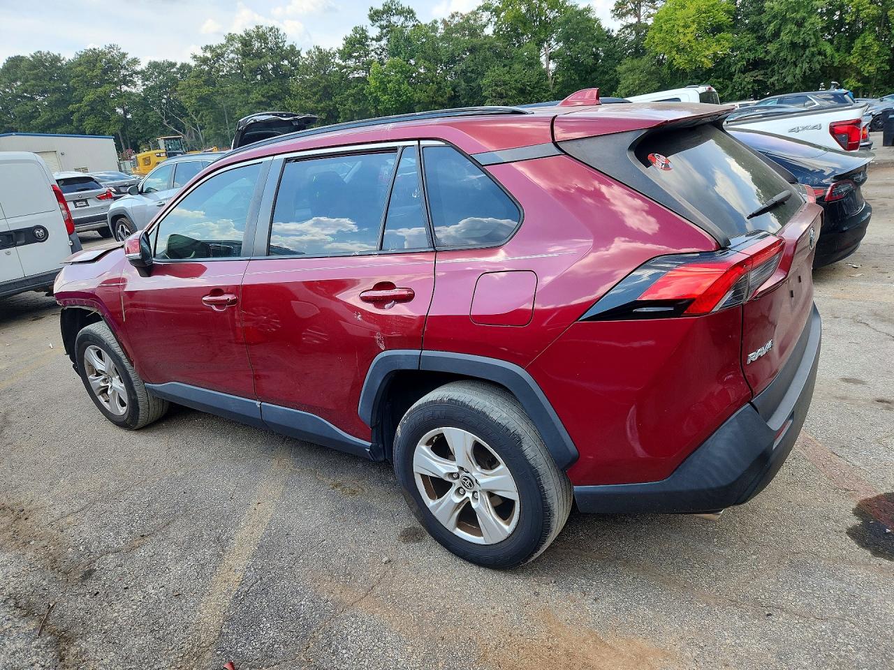 2019 TOYOTA RAV4 XLE — снимка 2