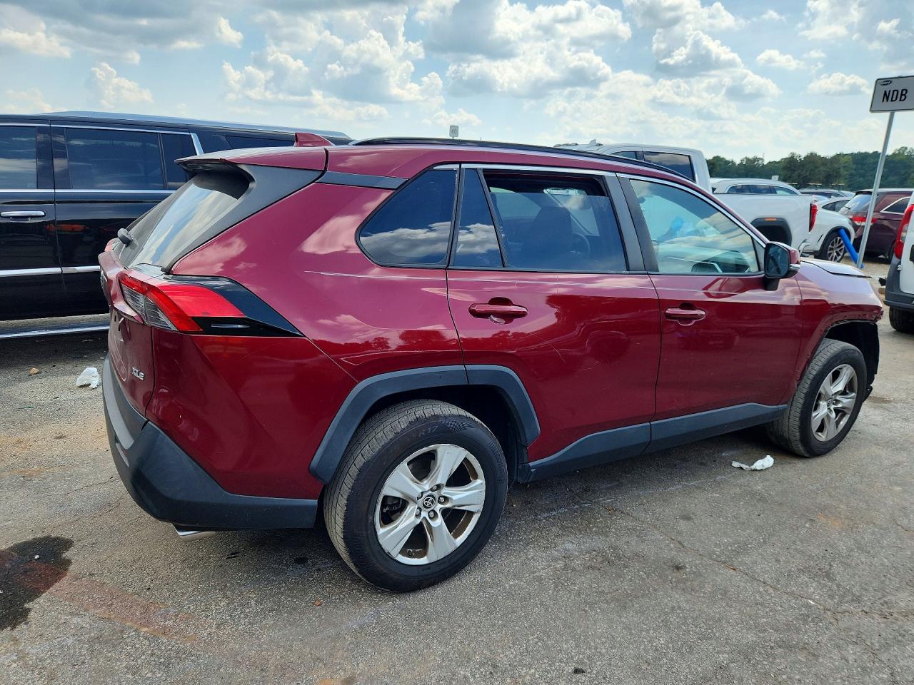 2019 TOYOTA RAV4 XLE — снимка 3