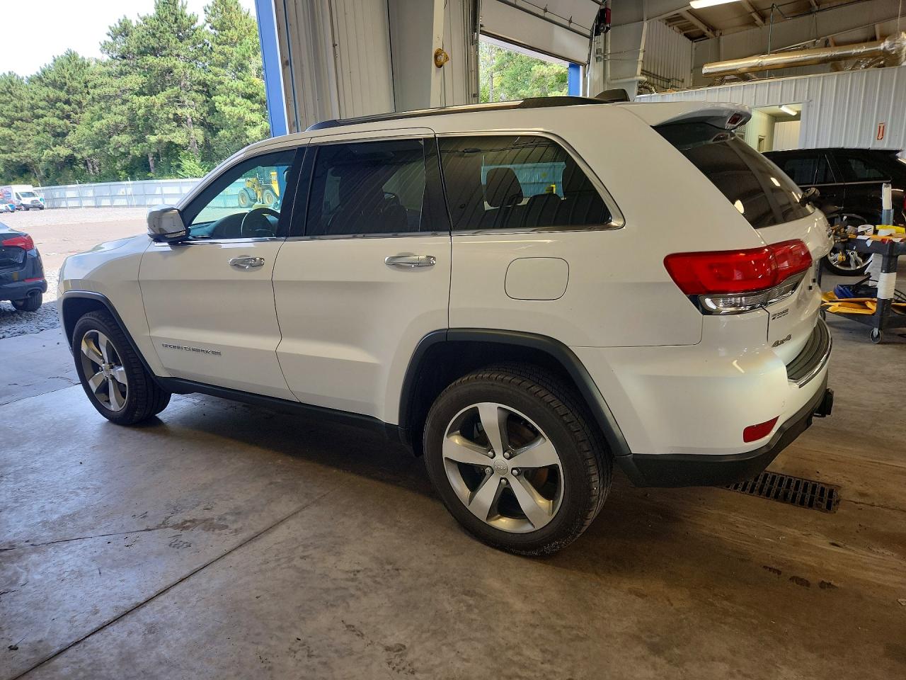 2015 JEEP GRAND CHEROKEE LIMITED — снимка 2
