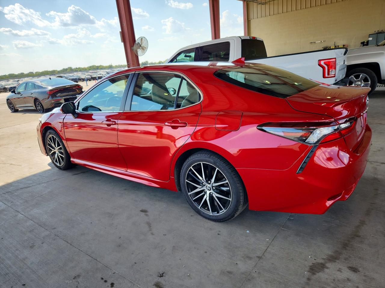 2022 TOYOTA CAMRY SE — снимка 2