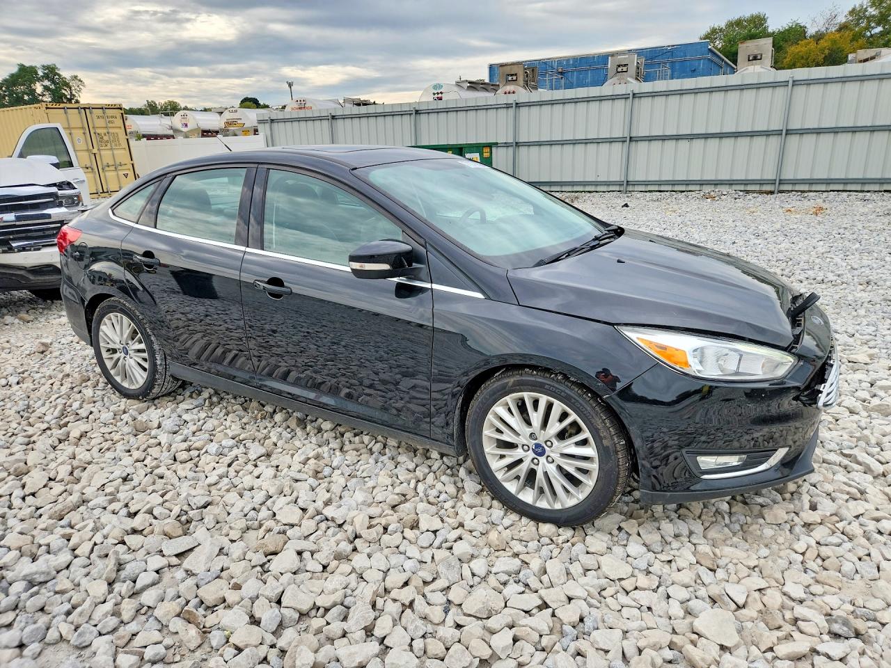2018 FORD FOCUS TITANIUM — photo 4