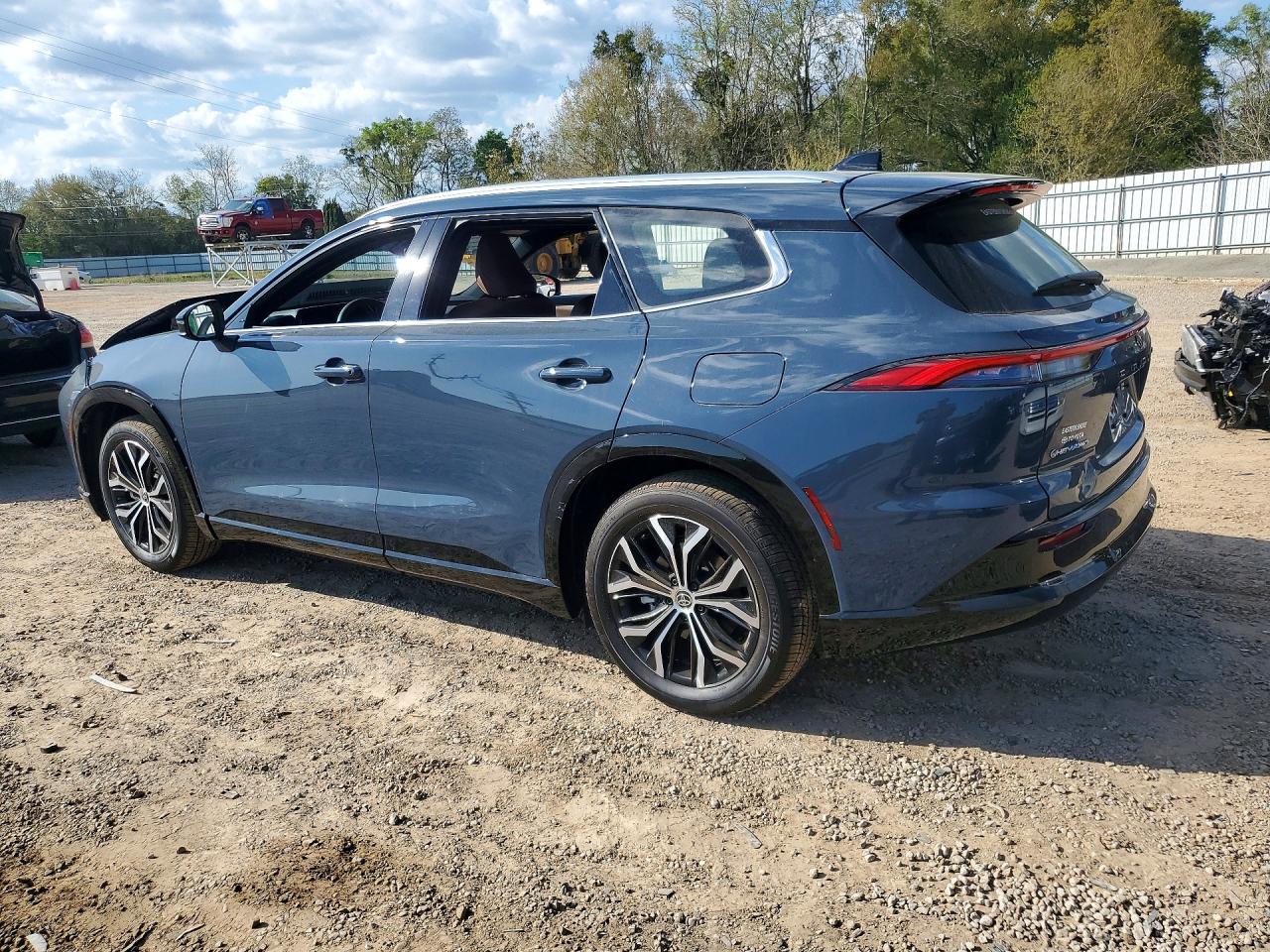 2025 TOYOTA CROWN SIGNIA XLE — снимка 2