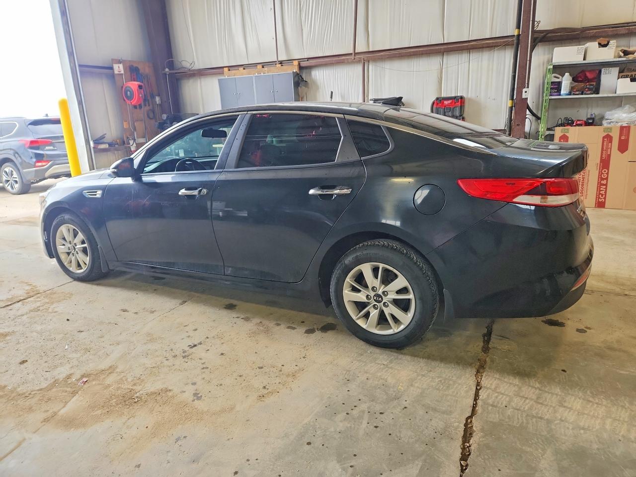 2017 KIA OPTIMA LX — снимка 2