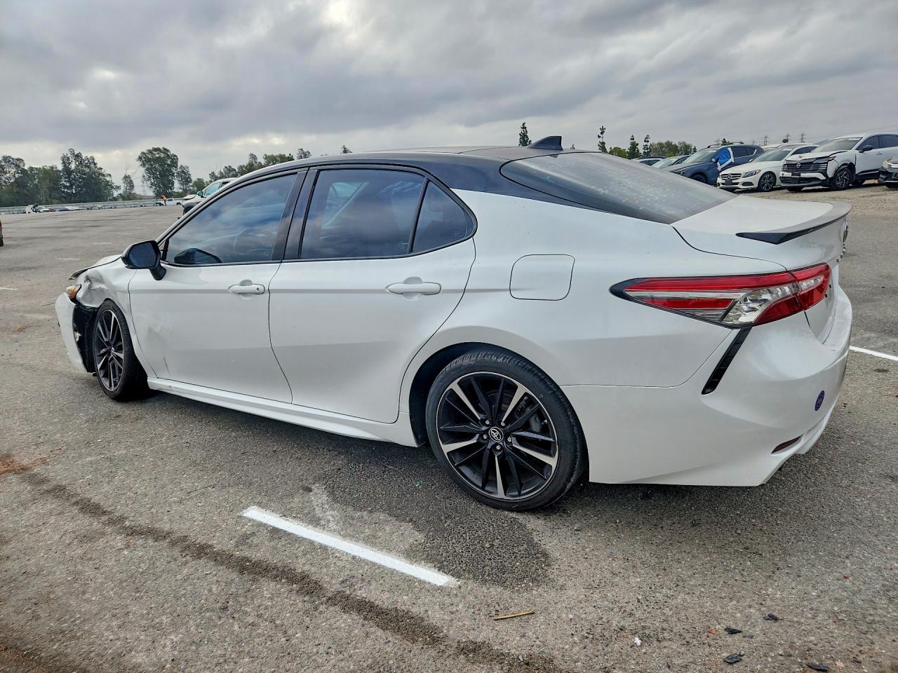 2019 TOYOTA CAMRY XSE — снимка 2