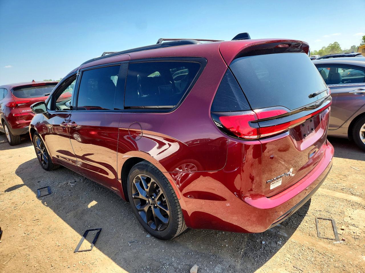 2023 CHRYSLER PACIFICA TOURING L — снимка 2