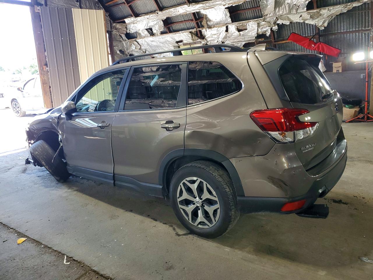 2022 SUBARU FORESTER PREMIUM — снимка 2