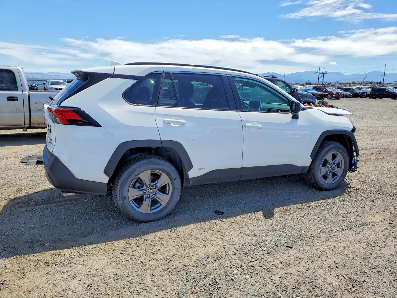 2024 TOYOTA RAV4 LE — снимка 3