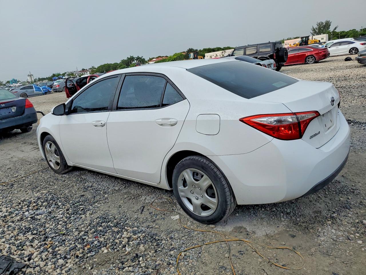 2015 TOYOTA COROLLA LE — снимка 2
