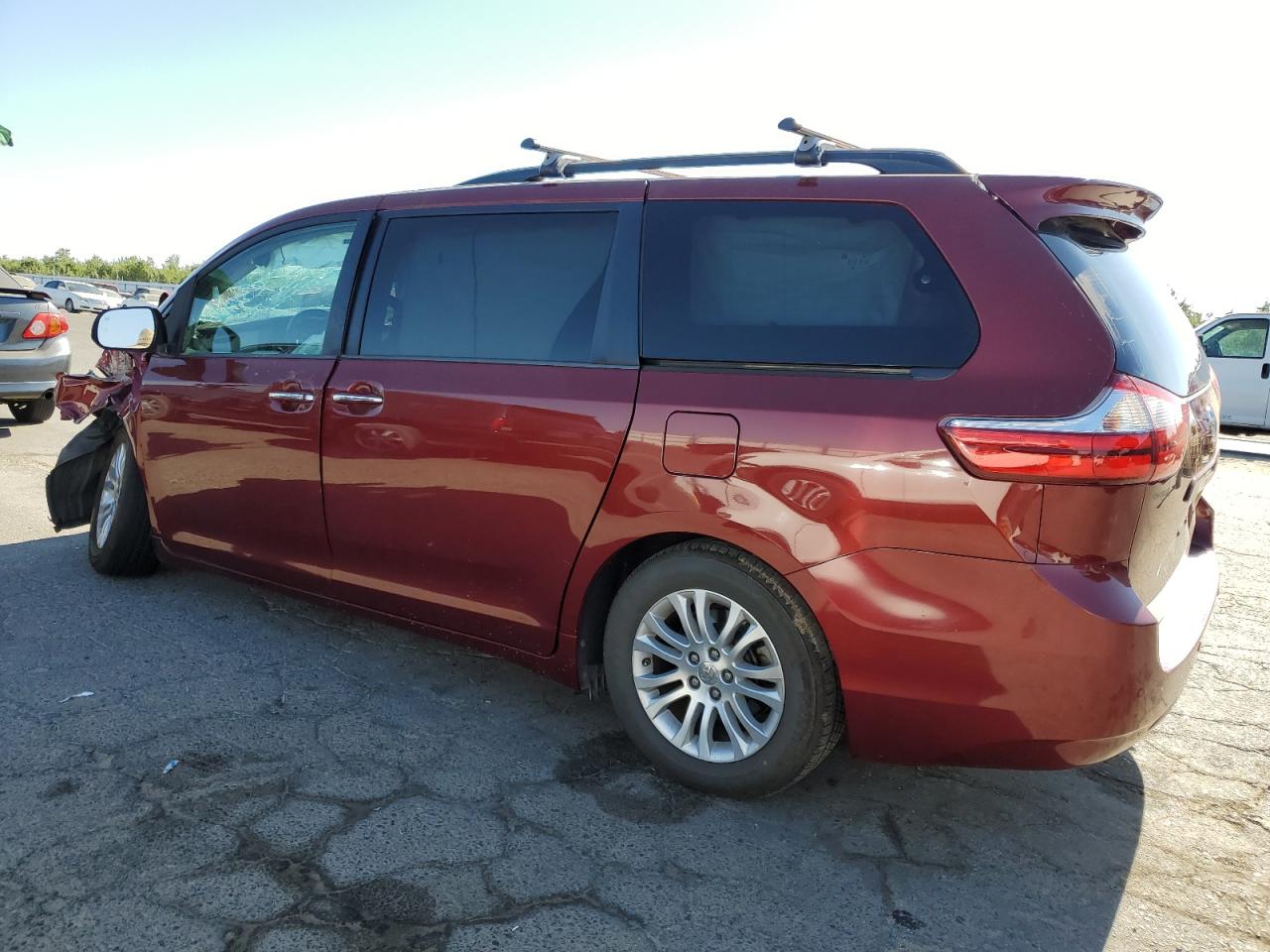 2015 TOYOTA SIENNA XLE — снимка 2