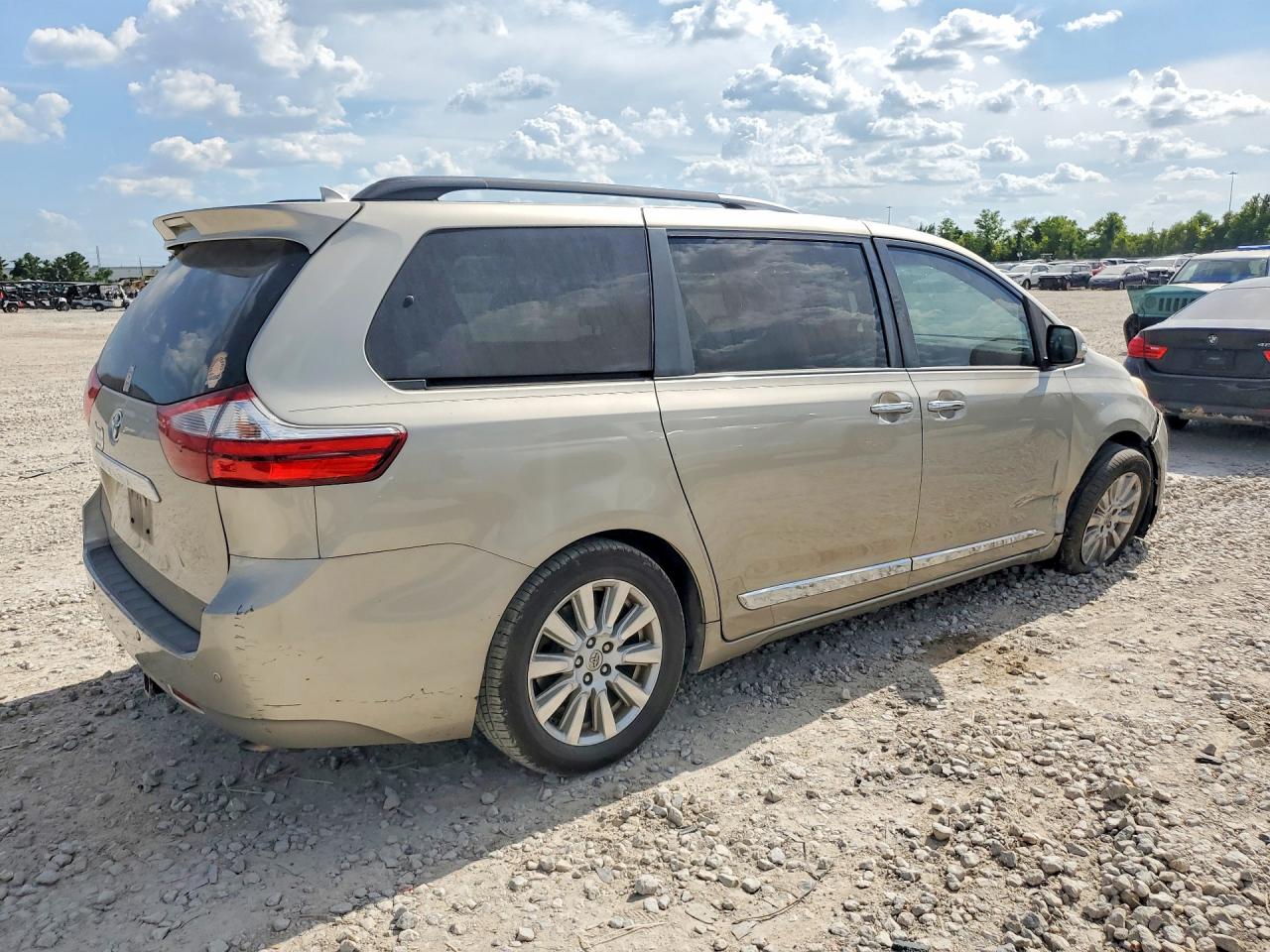 2017 TOYOTA SIENNA LIMITED PREMIUM 7-PASSENGER — снимка 3