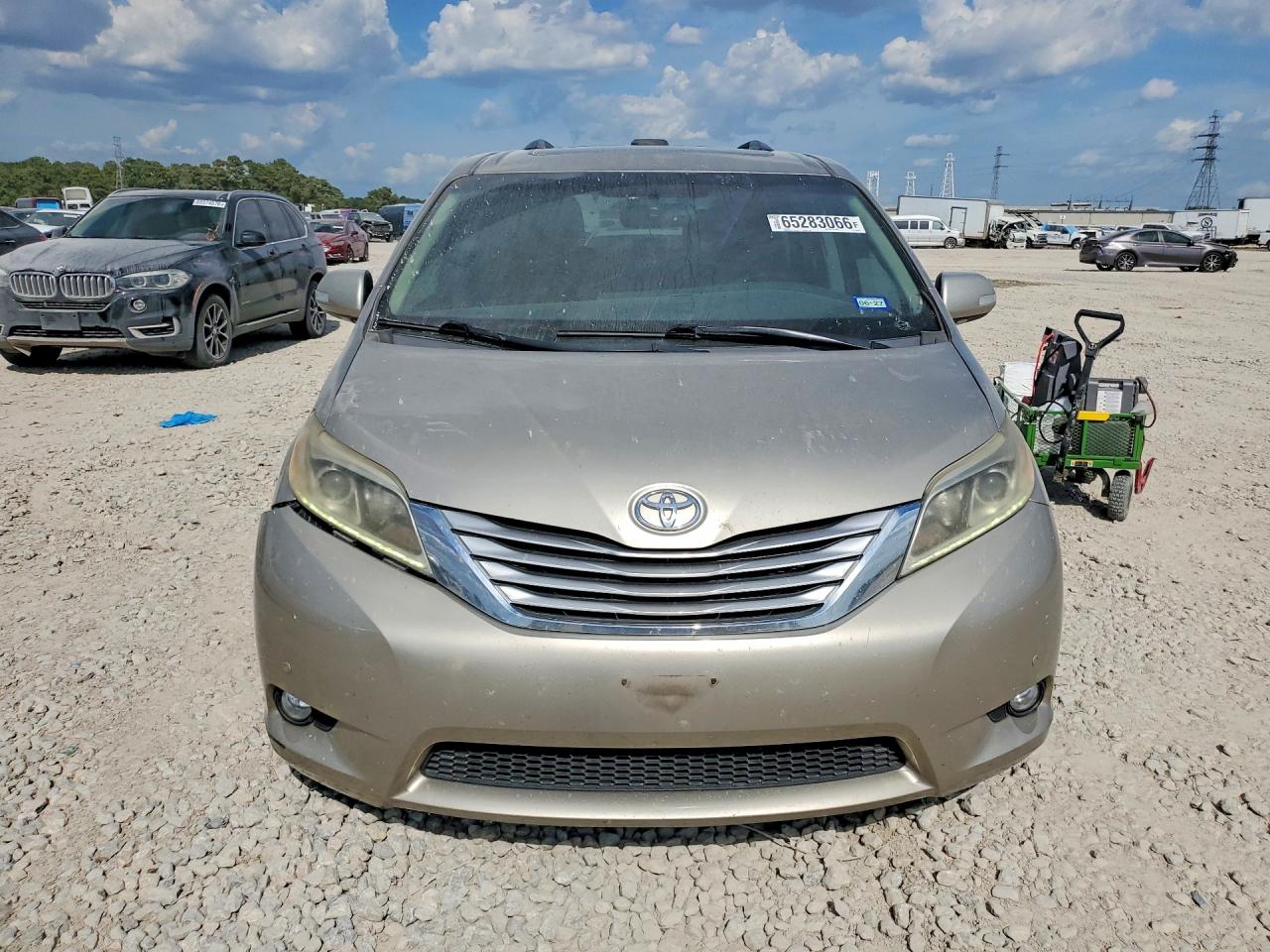 2017 TOYOTA SIENNA LIMITED PREMIUM 7-PASSENGER — снимка 5