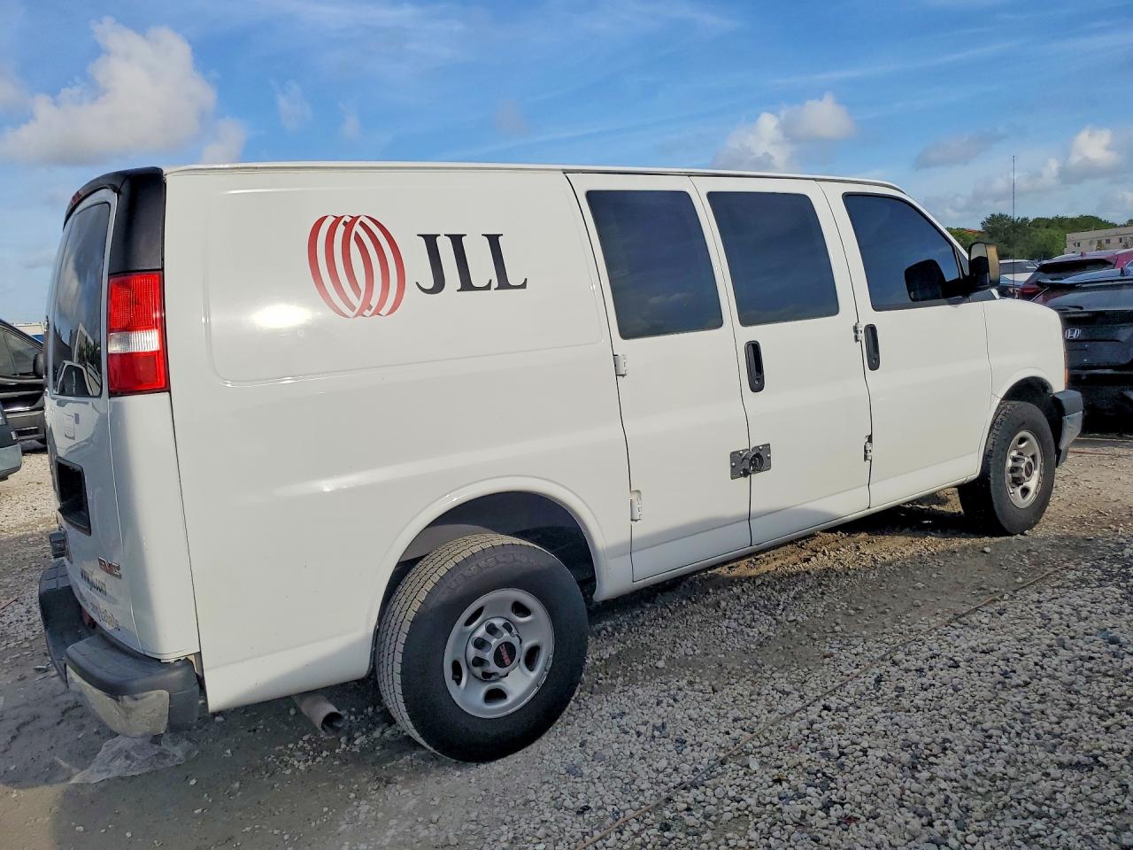 2022 GMC SAVANA G2500 — снимка 3