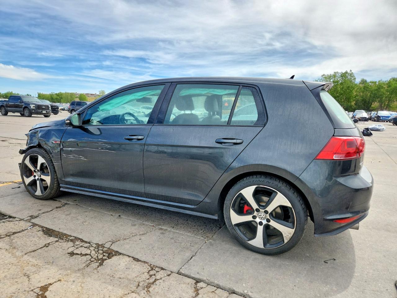 2016 VOLKSWAGEN GTI S/SE — снимка 2