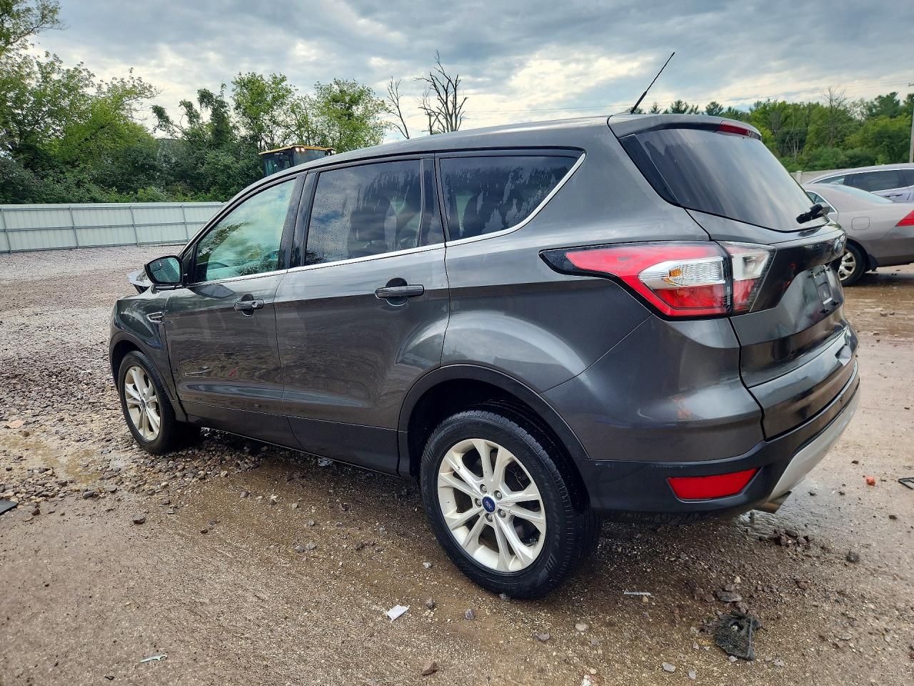 2017 FORD ESCAPE SE — снимка 2