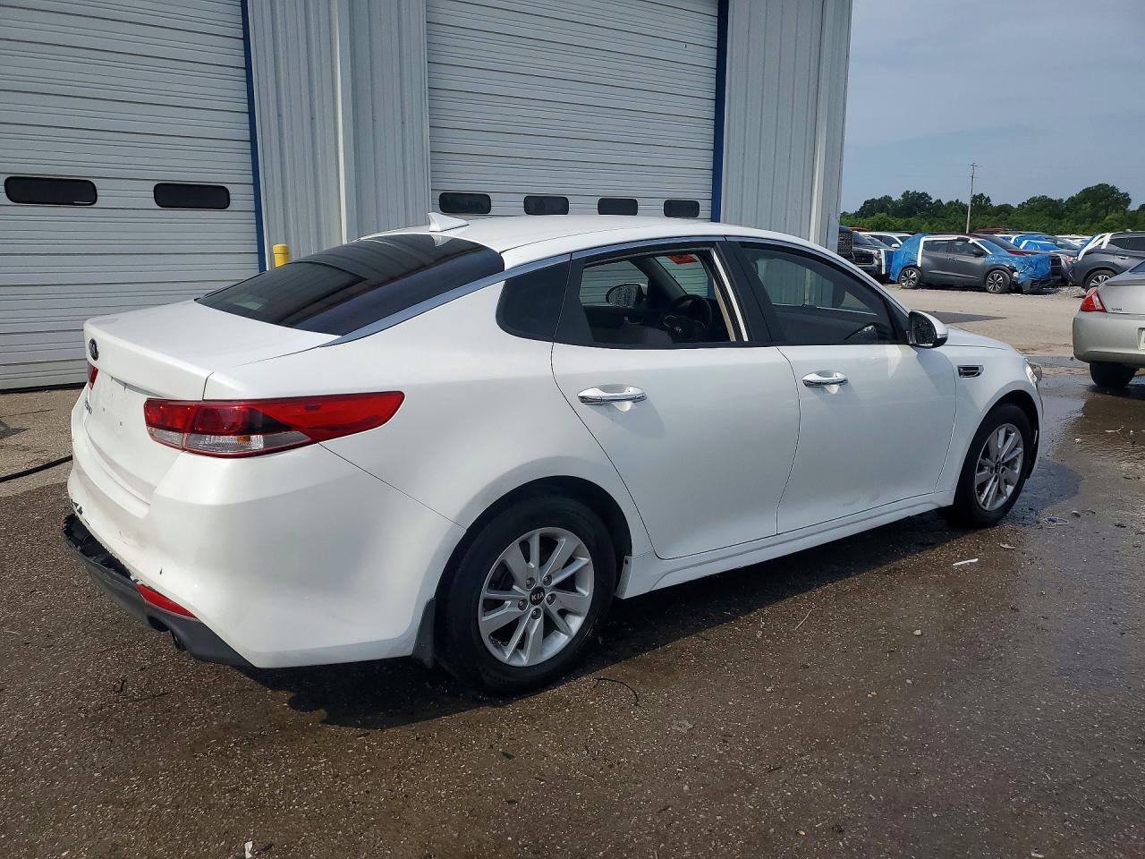2017 KIA OPTIMA LX — снимка 3