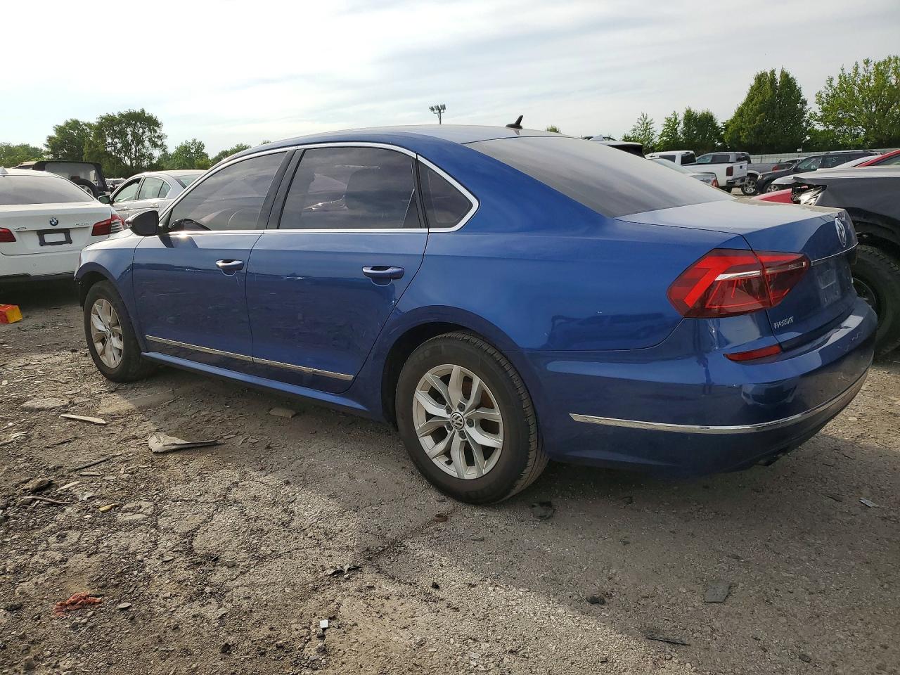 2017 VOLKSWAGEN PASSAT S — снимка 2