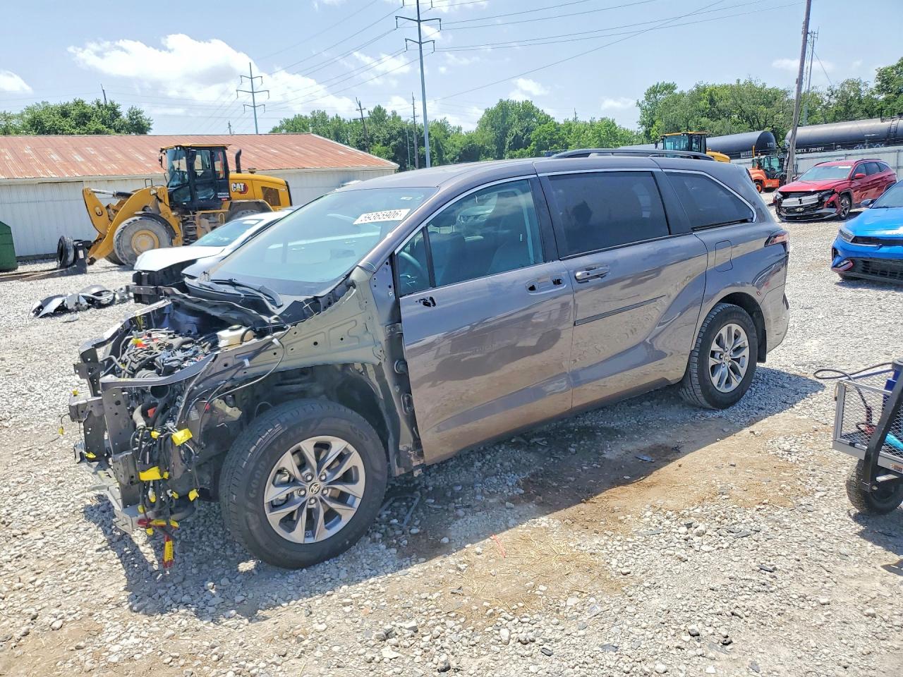 2023 TOYOTA SIENNA LE