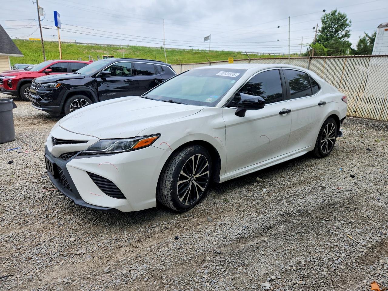 2018 TOYOTA CAMRY SE