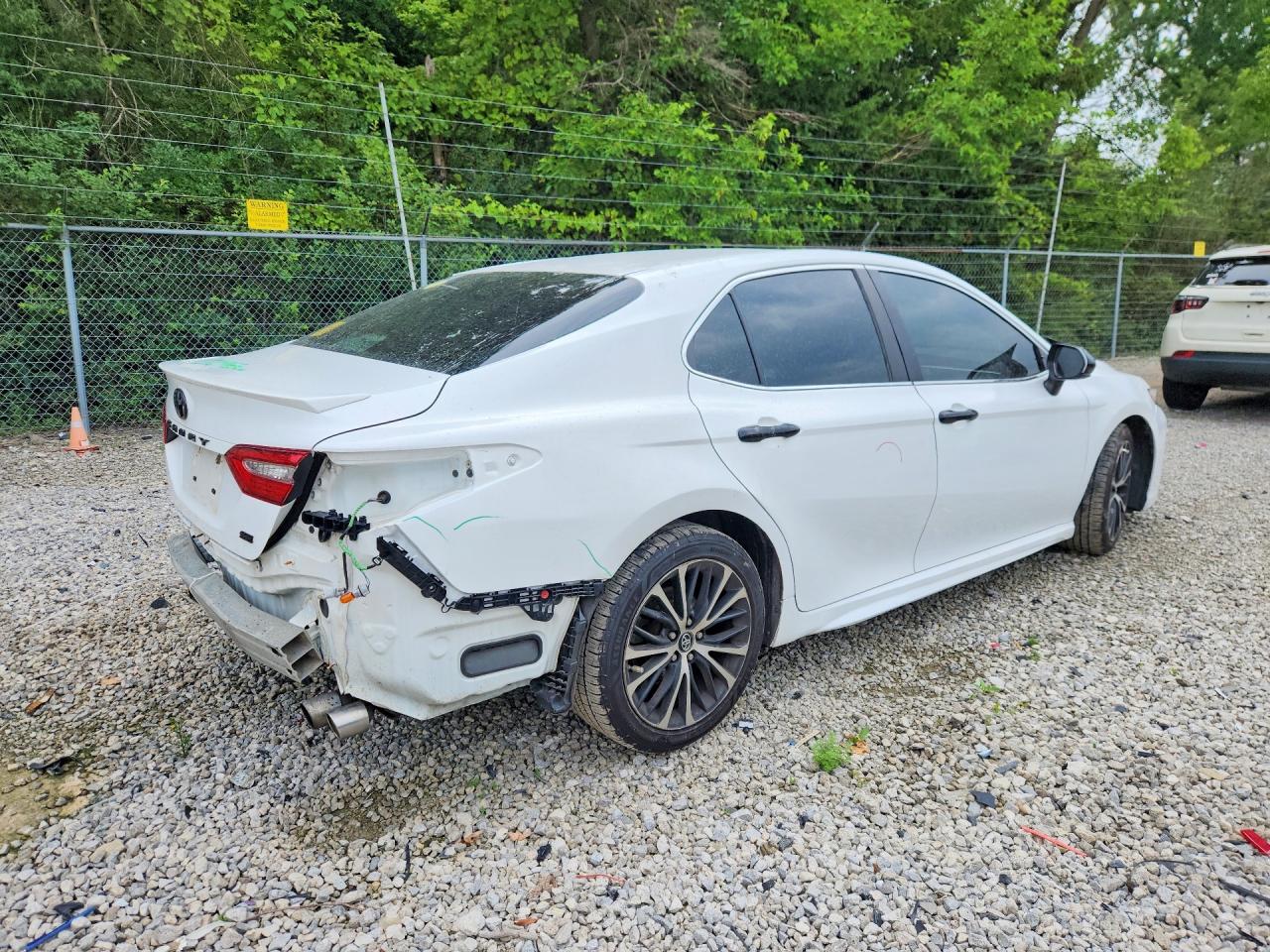 2018 TOYOTA CAMRY SE — снимка 3