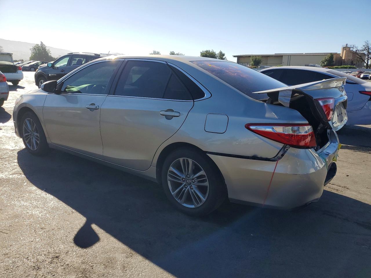 2017 TOYOTA CAMRY SE — снимка 2