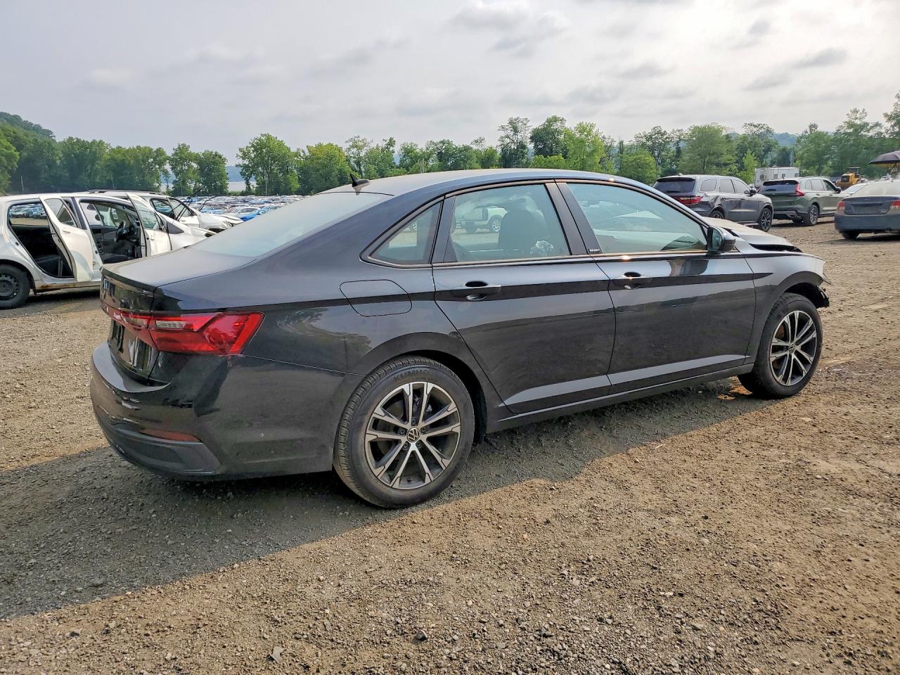2025 VOLKSWAGEN JETTA SPORT — снимка 3
